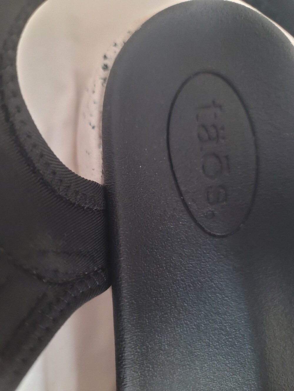 Taos Footwear Black Women's Super Side sandals - Picture 8 of 9